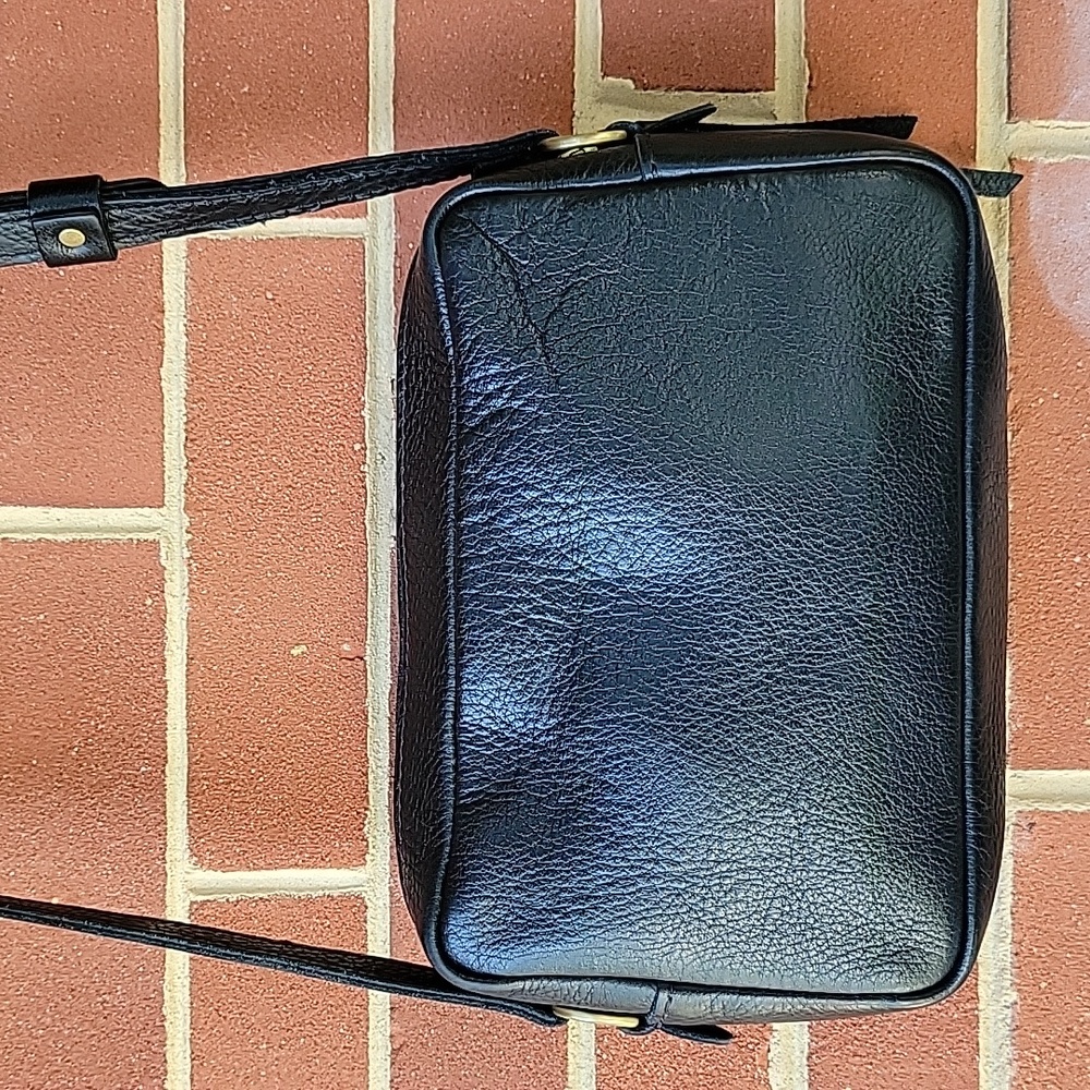 Portland Leather Crossbody Bag - Picture 4 of 13